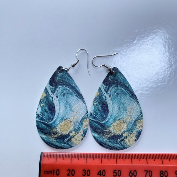 BNWT Aquamarine Sea Marbling Earrings with a Splash of Gold PU Leather Teardrop - Picture 8 of 11